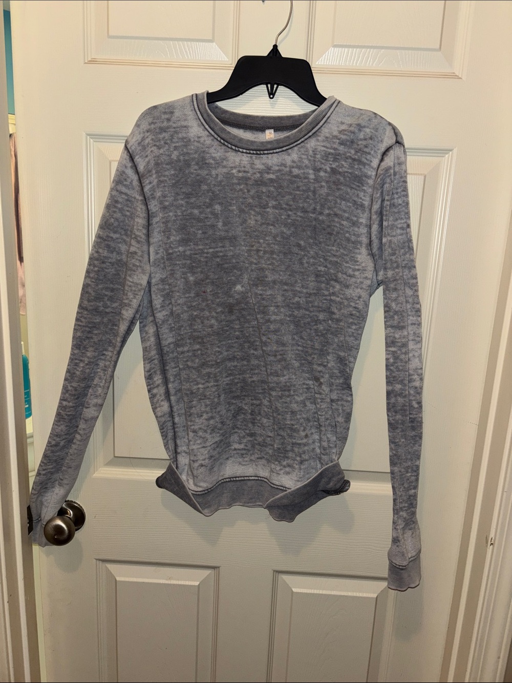Women's Mineral-Wash Grey Long-Sleeve Pullover Sweatshirt